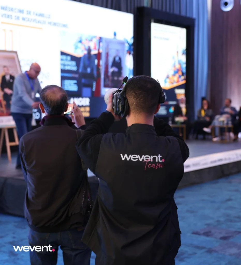 Équipe Wevent en couverture photo et vidéo lors d'une conférence